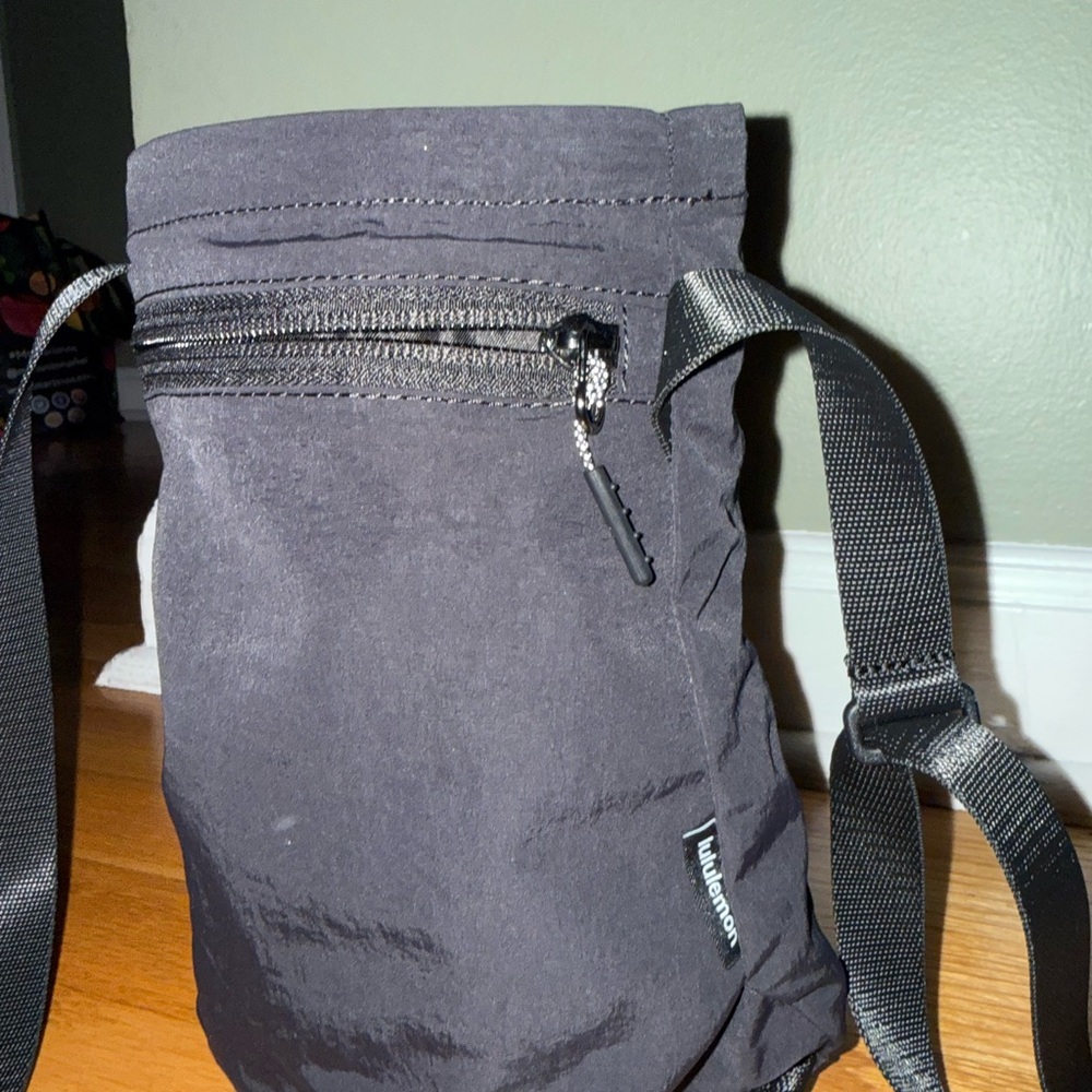 Lululemon Water Bottle Crossbody Bag 2.5L